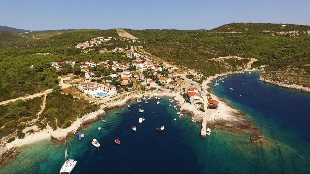 The Sea House Apartments Vis Luaran gambar
