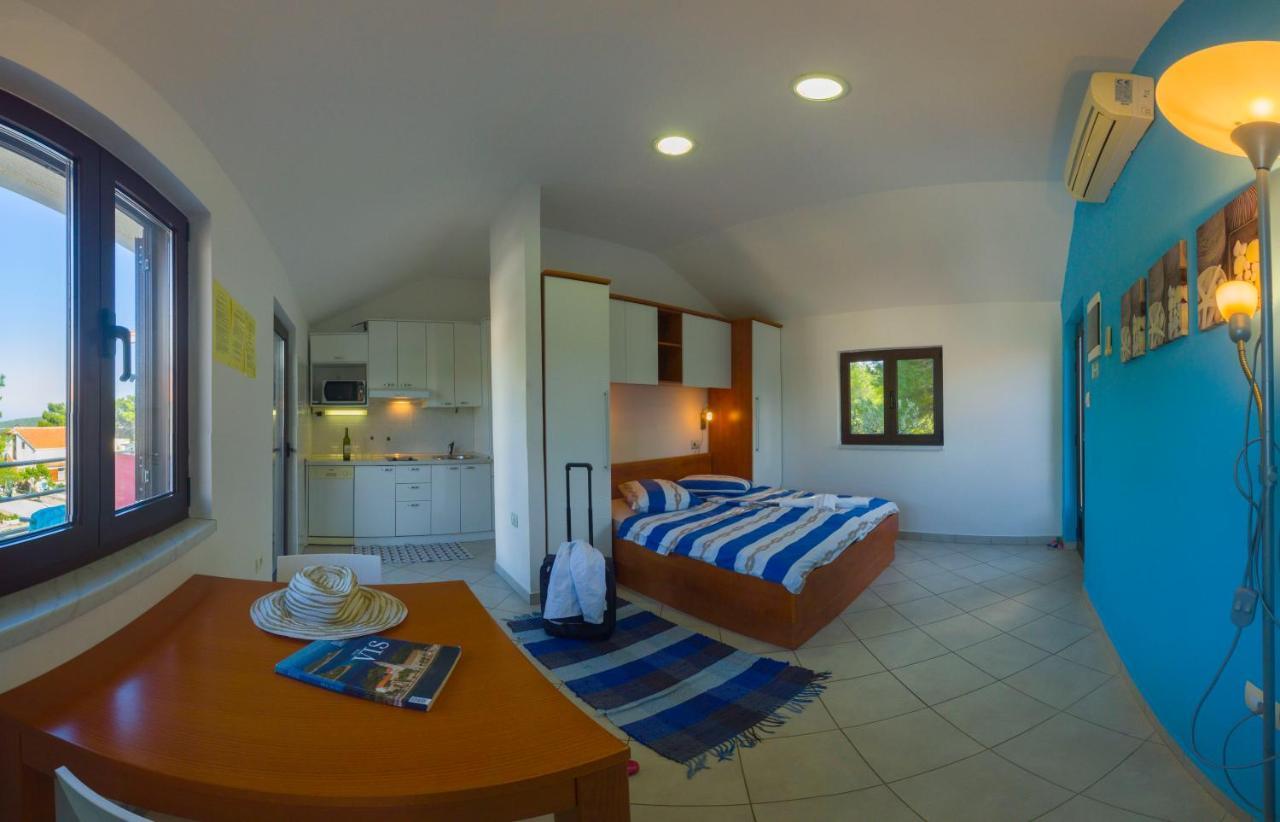 The Sea House Apartments Vis Luaran gambar